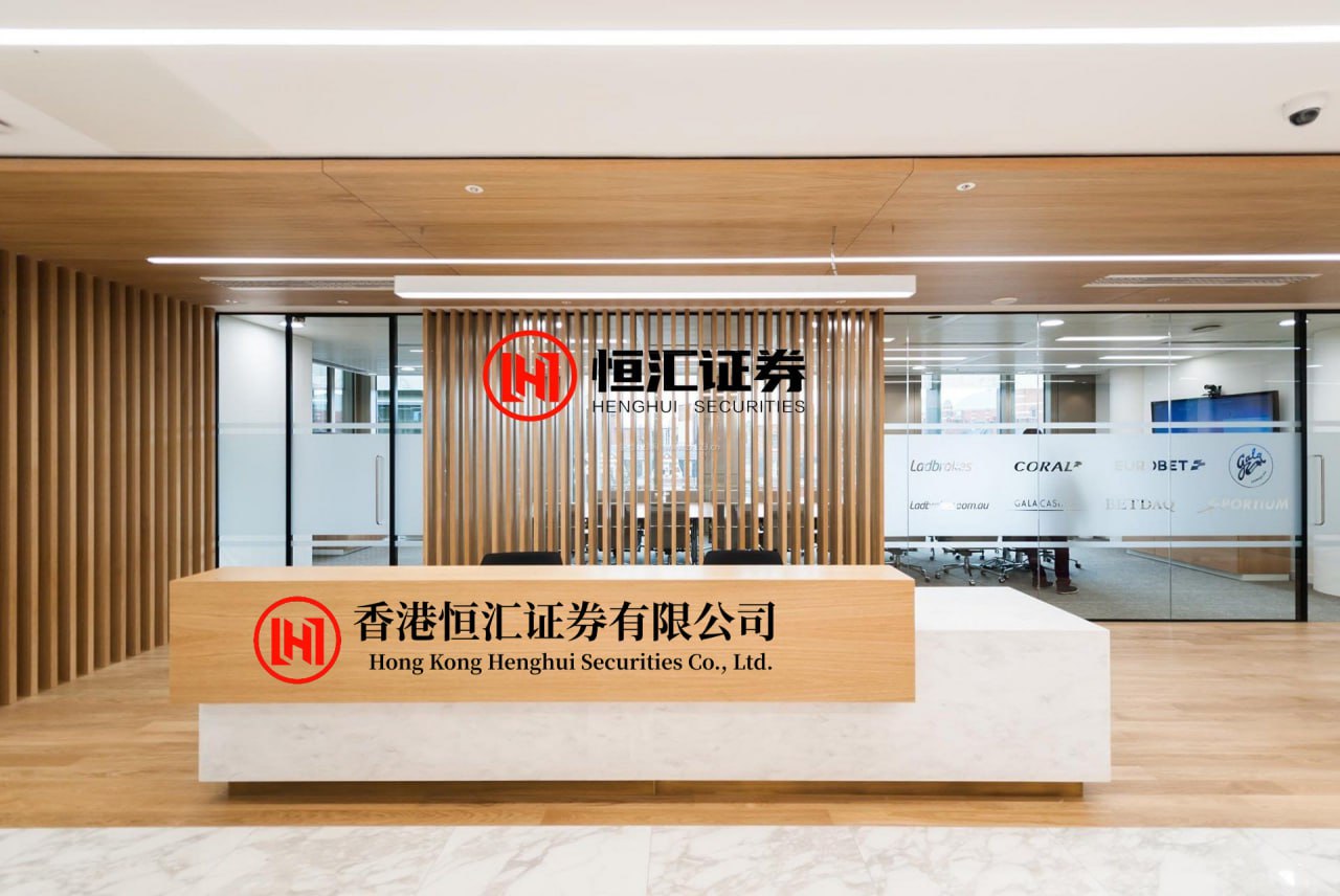 手机配资平台 近日，河南，一四川游客来旅游，觉得当地烩面非常好吃，便连续吃了4天，不料因为吃的太撑，给自己胀到看医生，对此游客觉得十分丢人，直言自己整得像四川没吃过好吃的面一样！这里不是面馆，而是河南某医院消化科的诊室。空气里没有羊油的膻香，只有消毒水的冷冽。坐在医生对面的，不是什么疑难杂症患者...